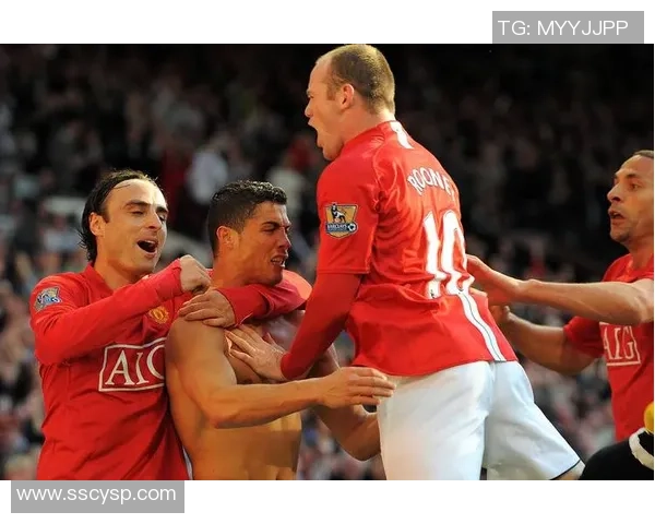 足球明星们在家中观看比赛的精彩瞬间与感人故事分享